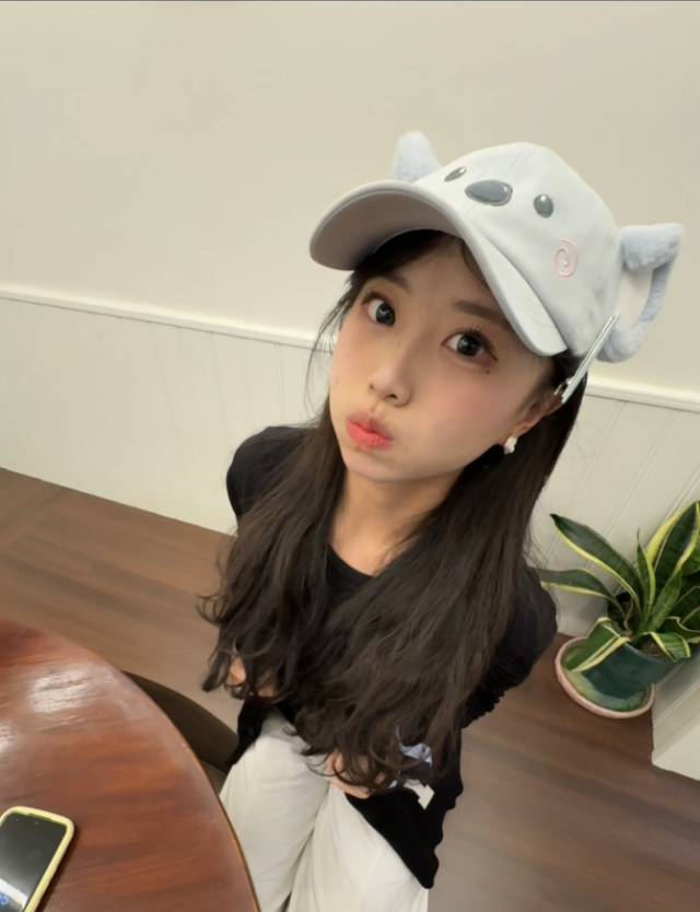 林彦冰其他供需在校大学生寄拍合作 服装拍摄与手势舞展示