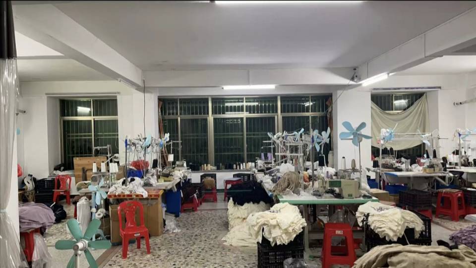 王权品牌货源源头工厂服饰欢迎各位电商直播分销实体店等合作夏季新品还有一个尾货工厂