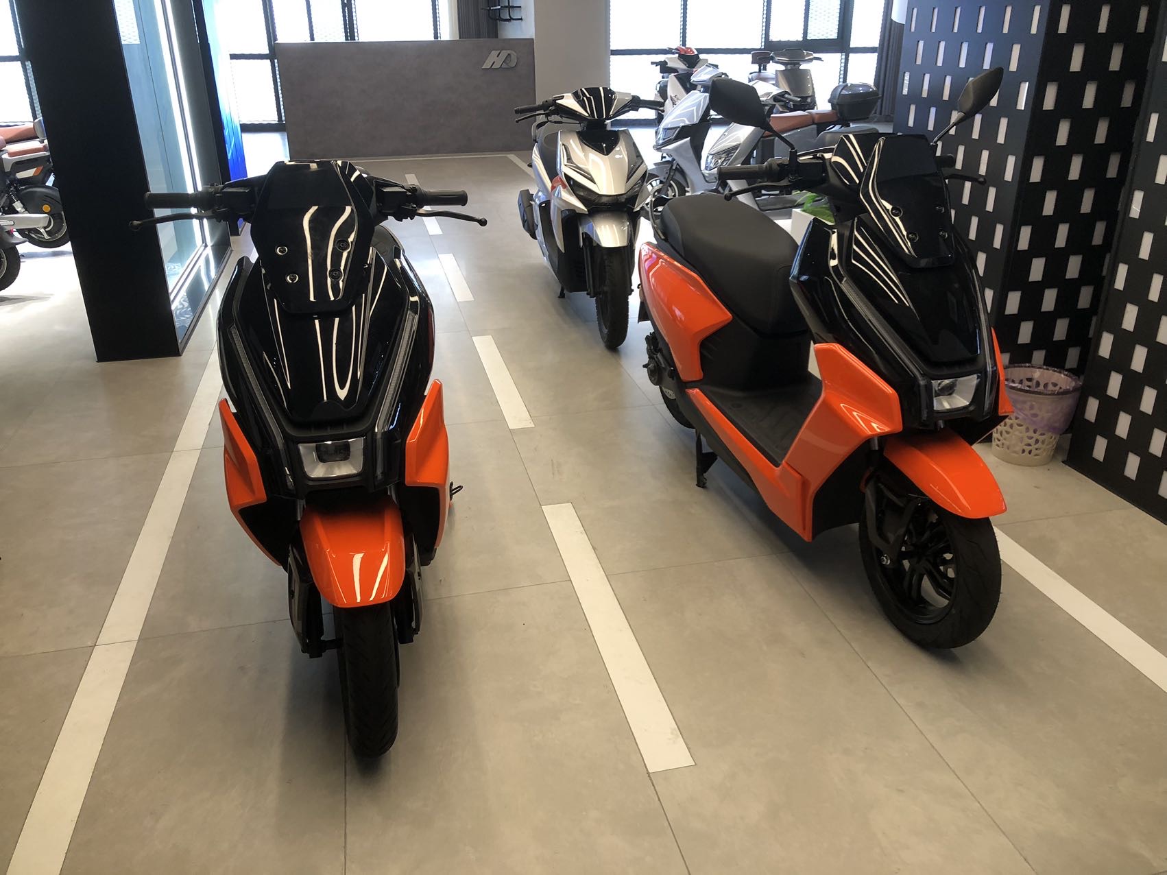 黄超峰其他供需电摩区域代理招商：厂家直供批发价，支持装修培训