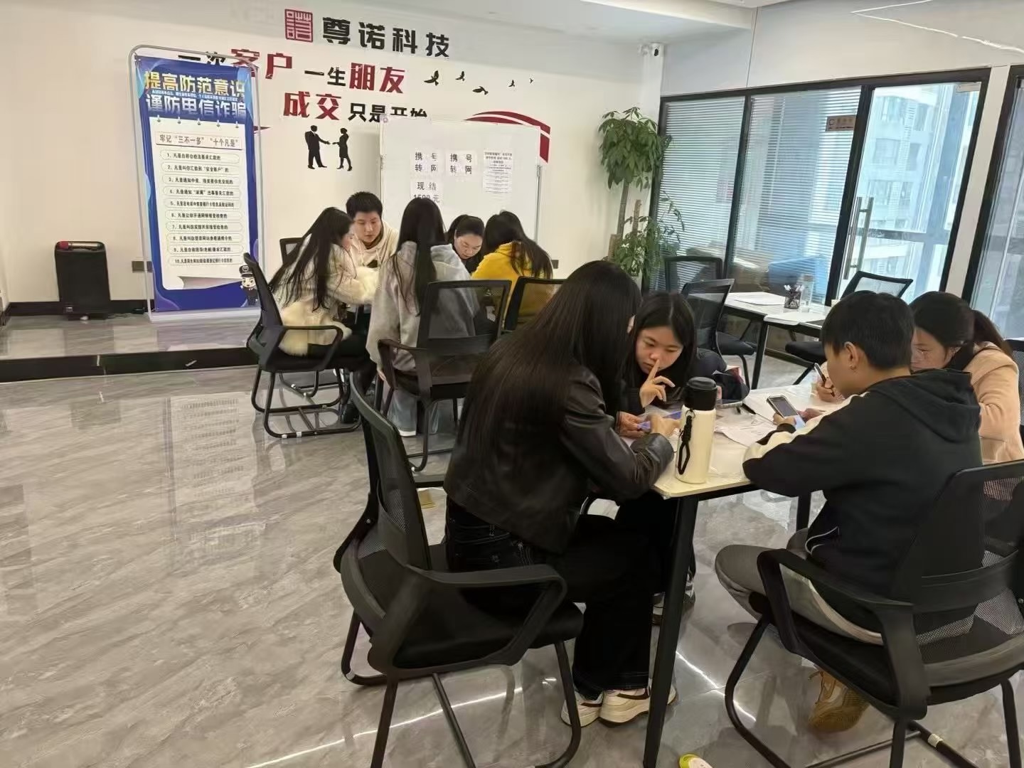 孔先生26年App拉新工作室！一手优质资源！均价35以上！佣金日结！包落地！