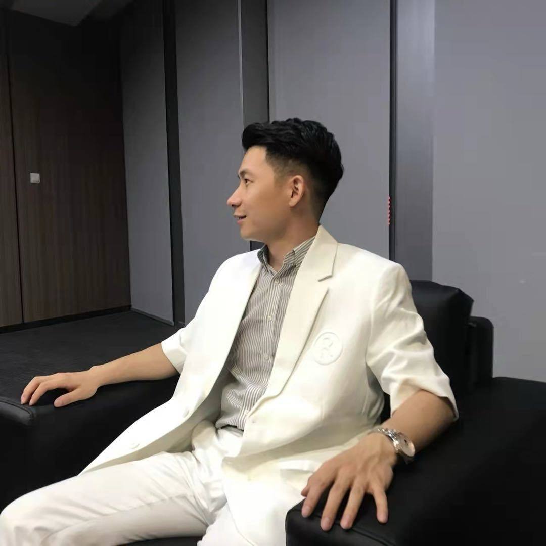 u客直谈实名认证侯先生