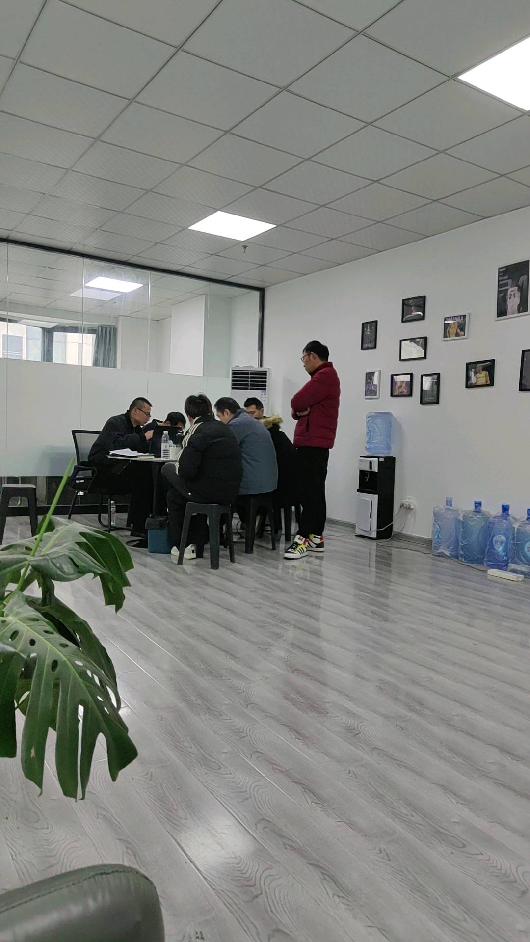 祝先生找合伙人App拉新工作室轻资产创业，全程陪跑，拥有一线服务商，让你独立成为上游