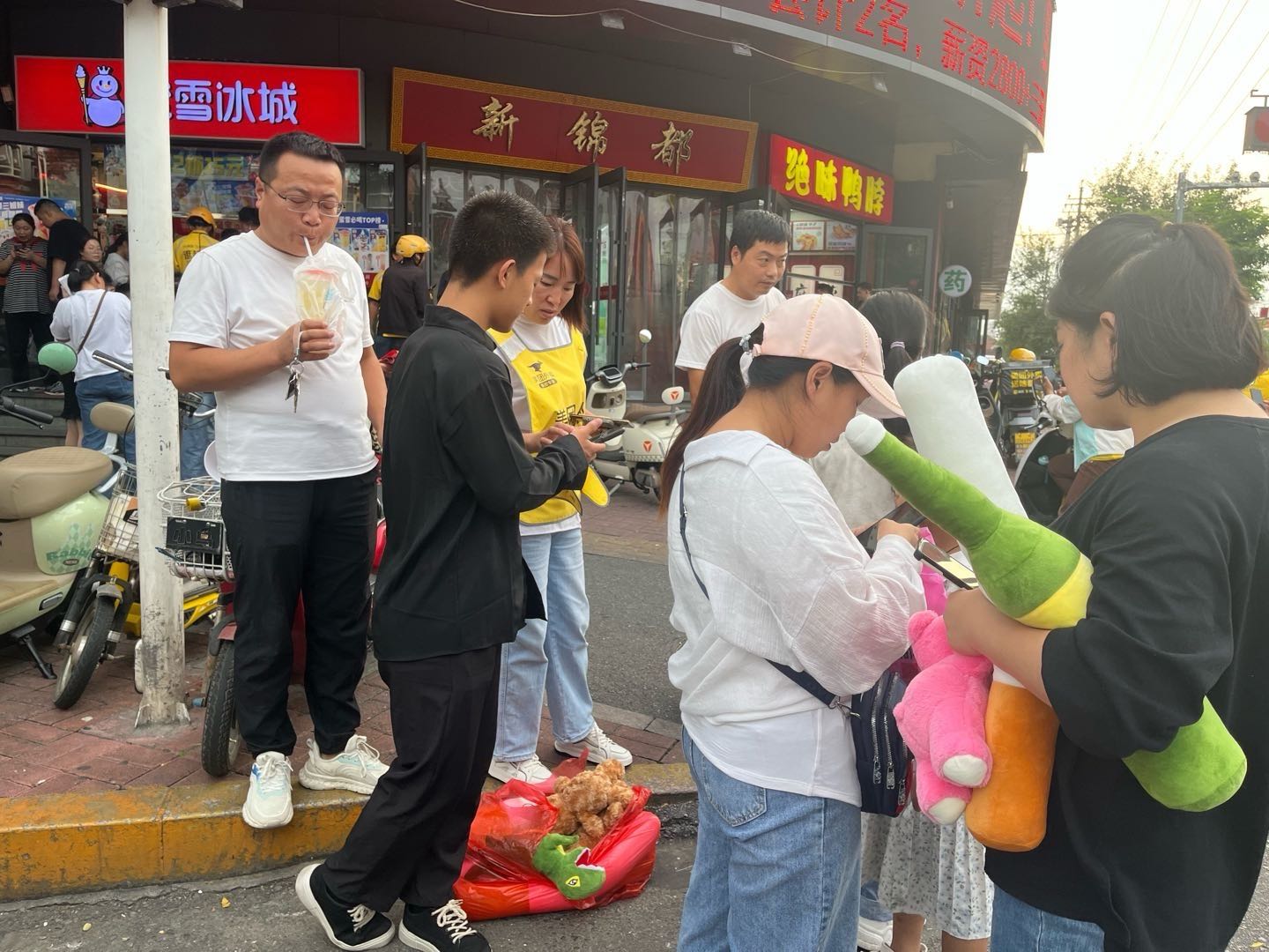 龙先生南宁有地图团队60人.找公司单，一首拉新项目