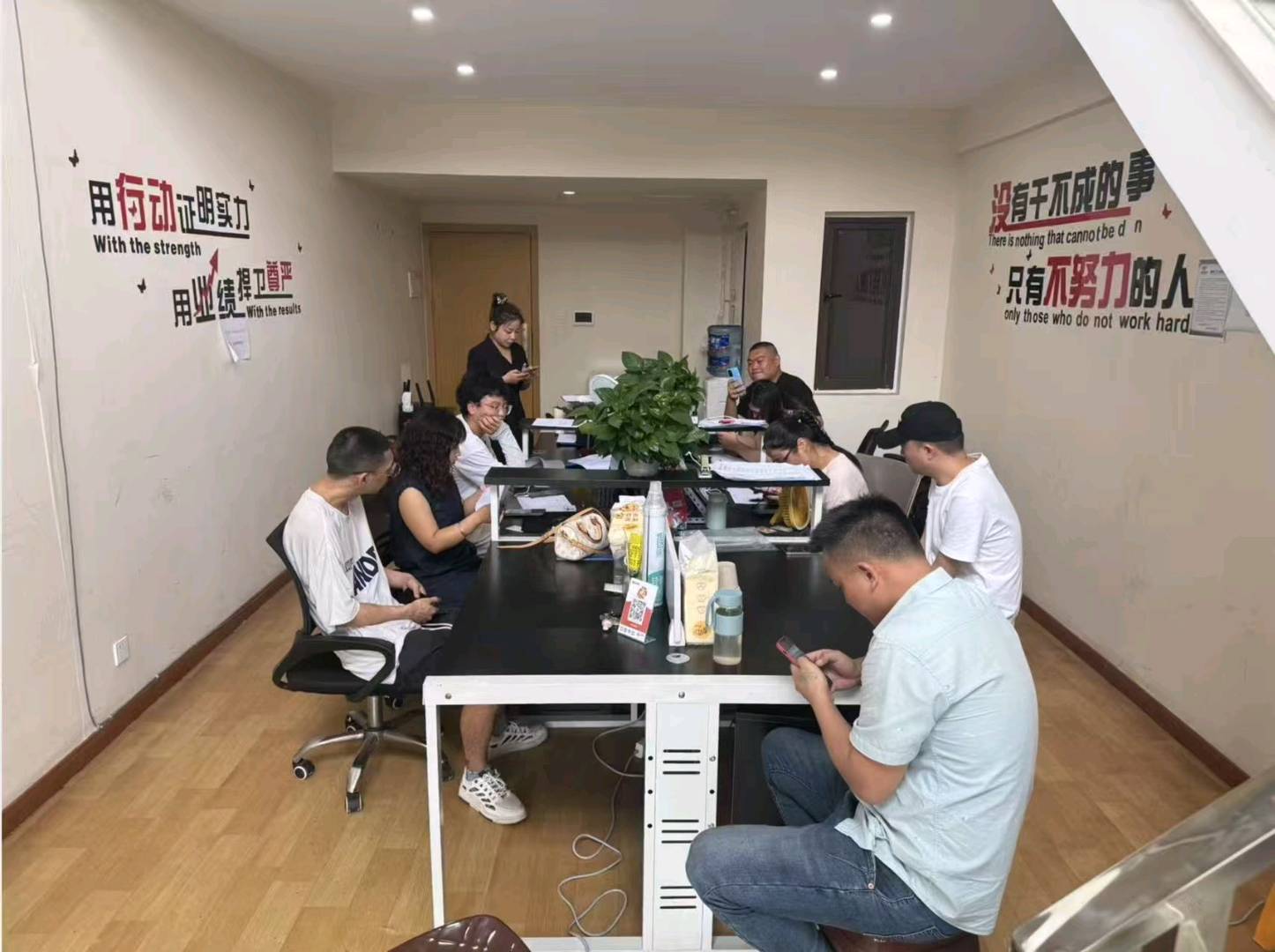 李女士找合伙人