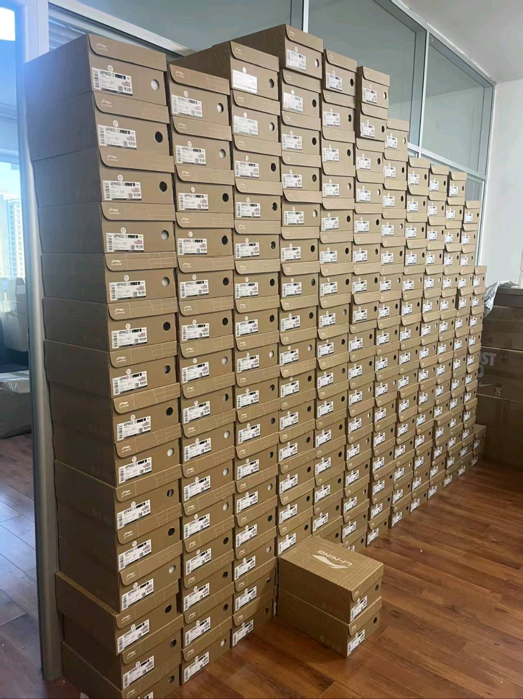 黄女士品牌货源得物搬砖 货源 尺码全 利润空间大,支持批发!