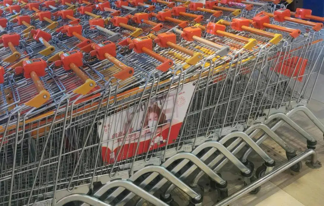 李女士销货渠道提供线上广告位,与超市商品品牌商合作