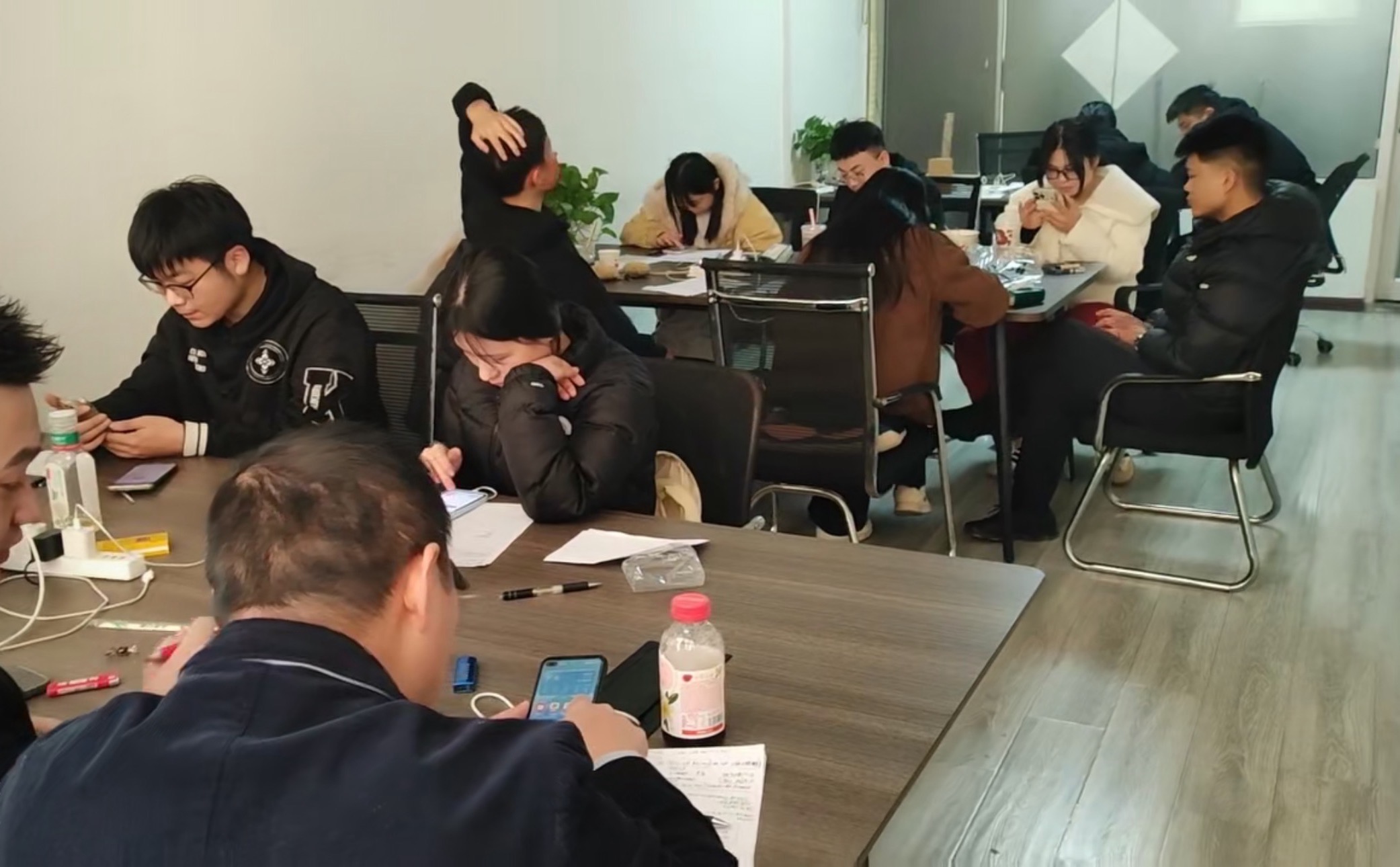 薛先生APP拉新官方源头渠道，单均价35佣金当天立返，全程陪跑，只收徒不加盟