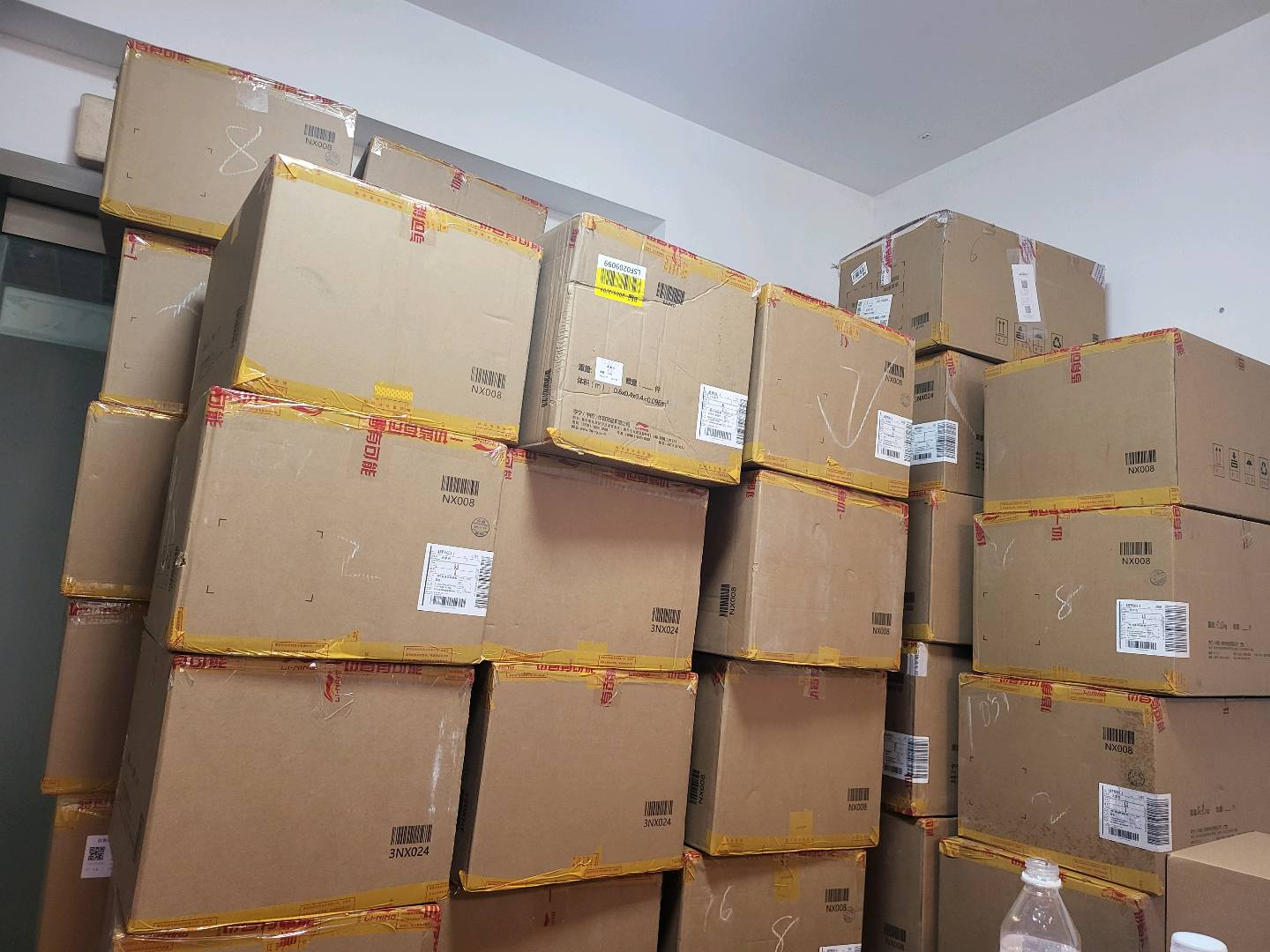 李先生品牌货源得物搬砖货源，新手小白都可带，缺货源的来对接