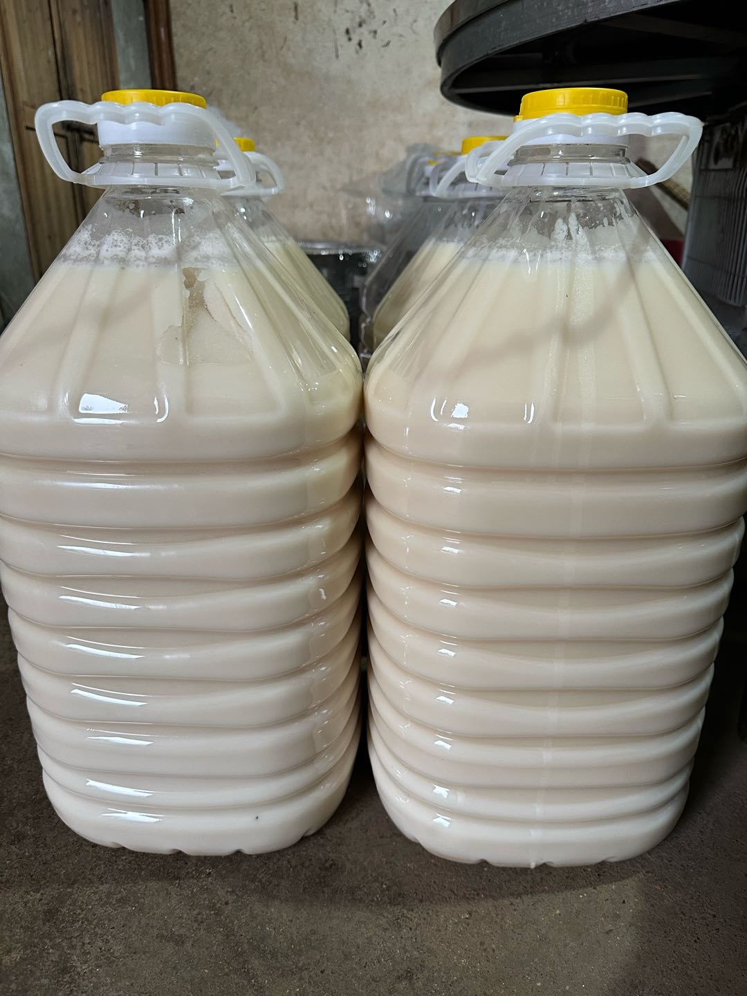 王虎品牌货源大量出售火炼猪油，高温柴火熬制，货真价实良心产品。