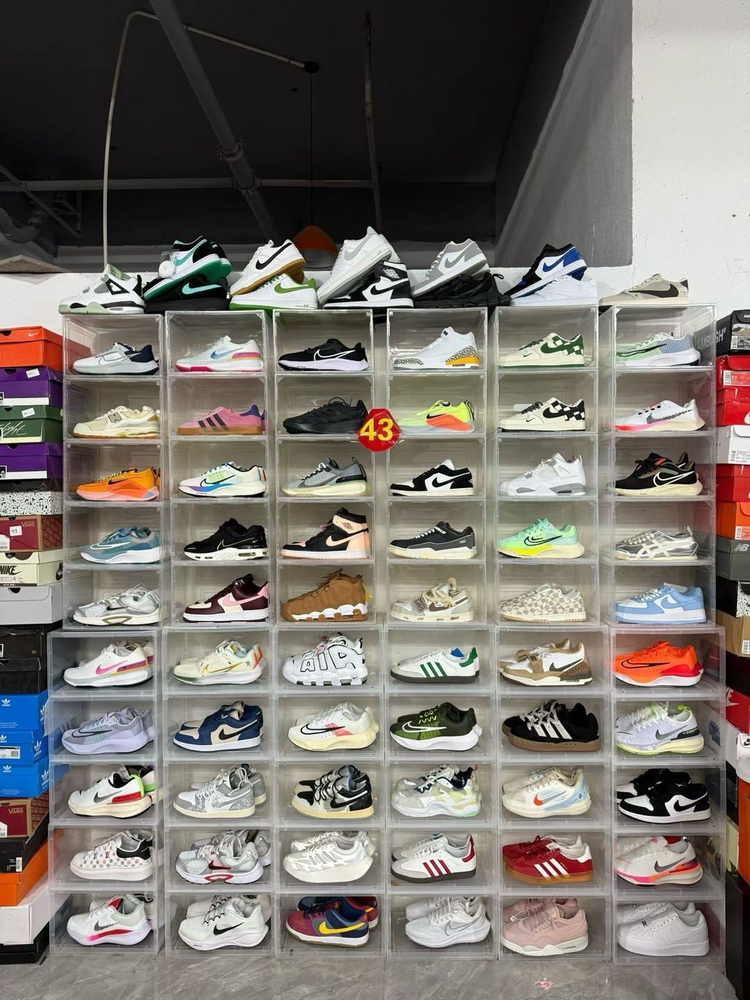 吴逸辉找合伙人断码鞋清仓库存，每双价格都是地板价，从各大鞋厂精品收购，一单50+