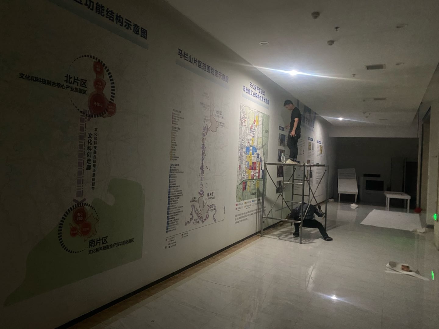 刘江乙方信息长沙专业广告制作团队寻求长期合作，提供设计安装一站式服务