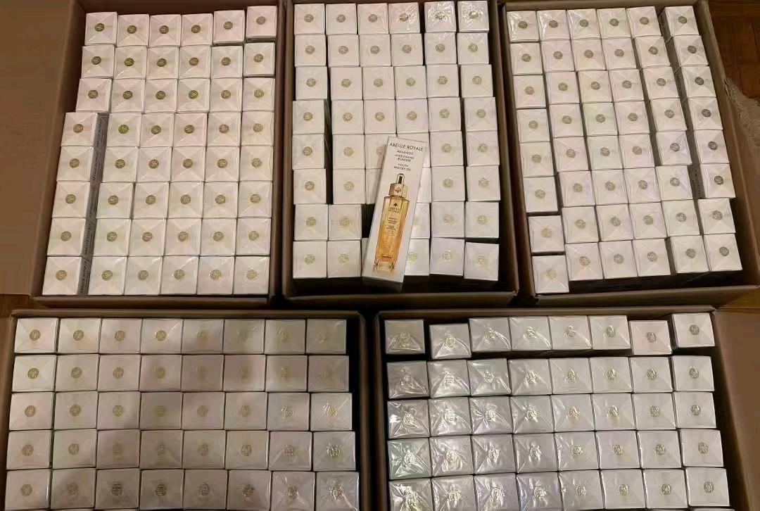 毕鑫宇品牌货源
欧美韩妆**货源 一件代发 全国招代理