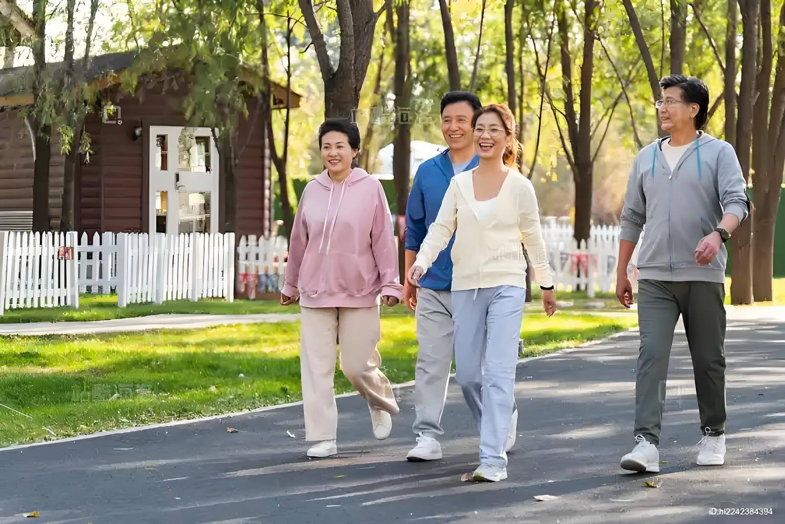 李燕妮找合伙人 银发经济，未来市场经济大，人口老龄化加剧