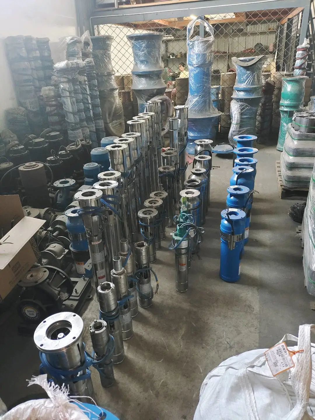 燕磊品牌货源源头厂家,接各种潜水泵,喷泉泵,轴流泵,低压泵的定做贴牌