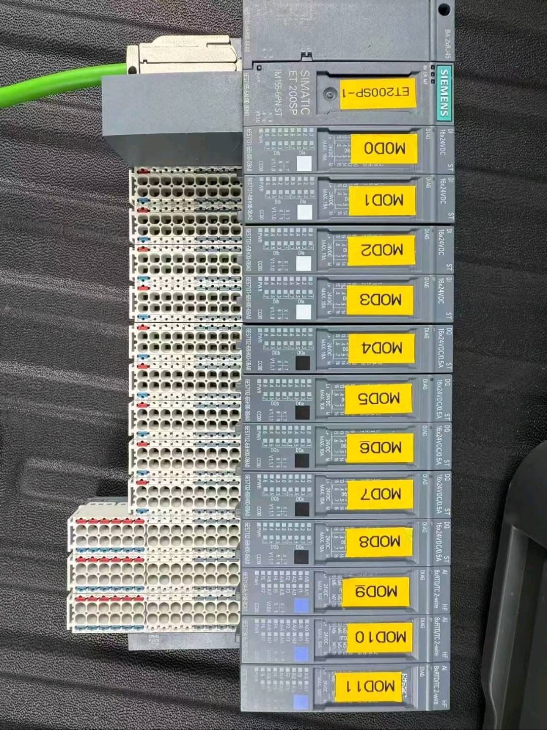 朱鸿斌全国上门回收西门子、三菱等全系列PLC、变频器，单台批量皆可。