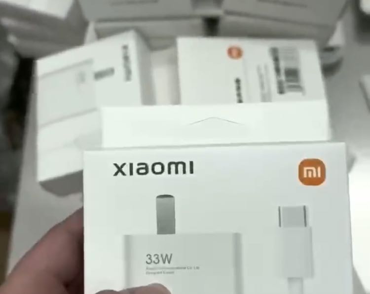 刘先生提供小米充电器
