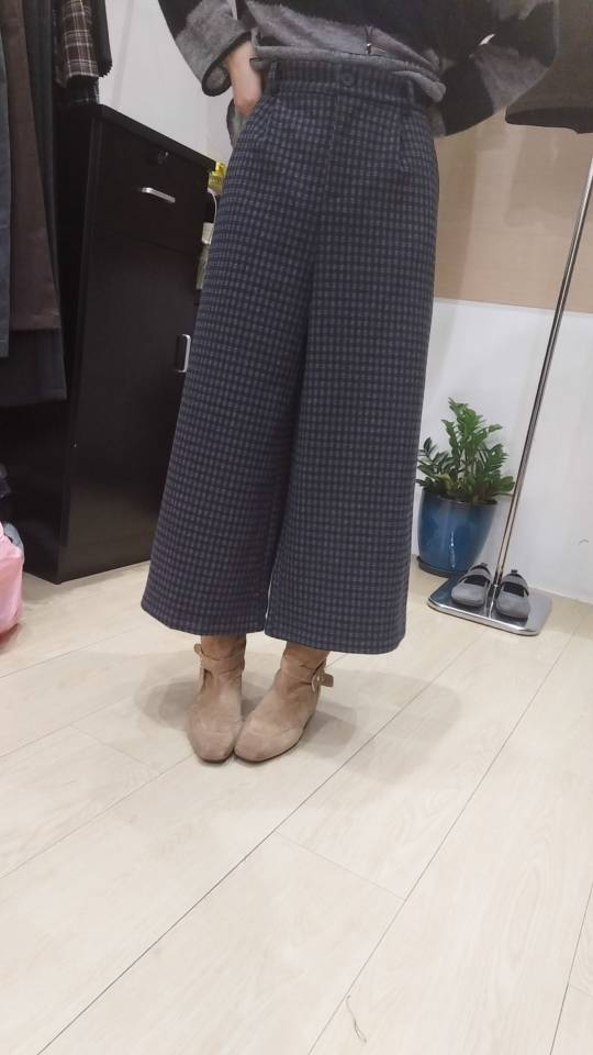 黄培荣品牌货源自己工厂，实体一手批发，主营女装裤子，可以一件代发，零售