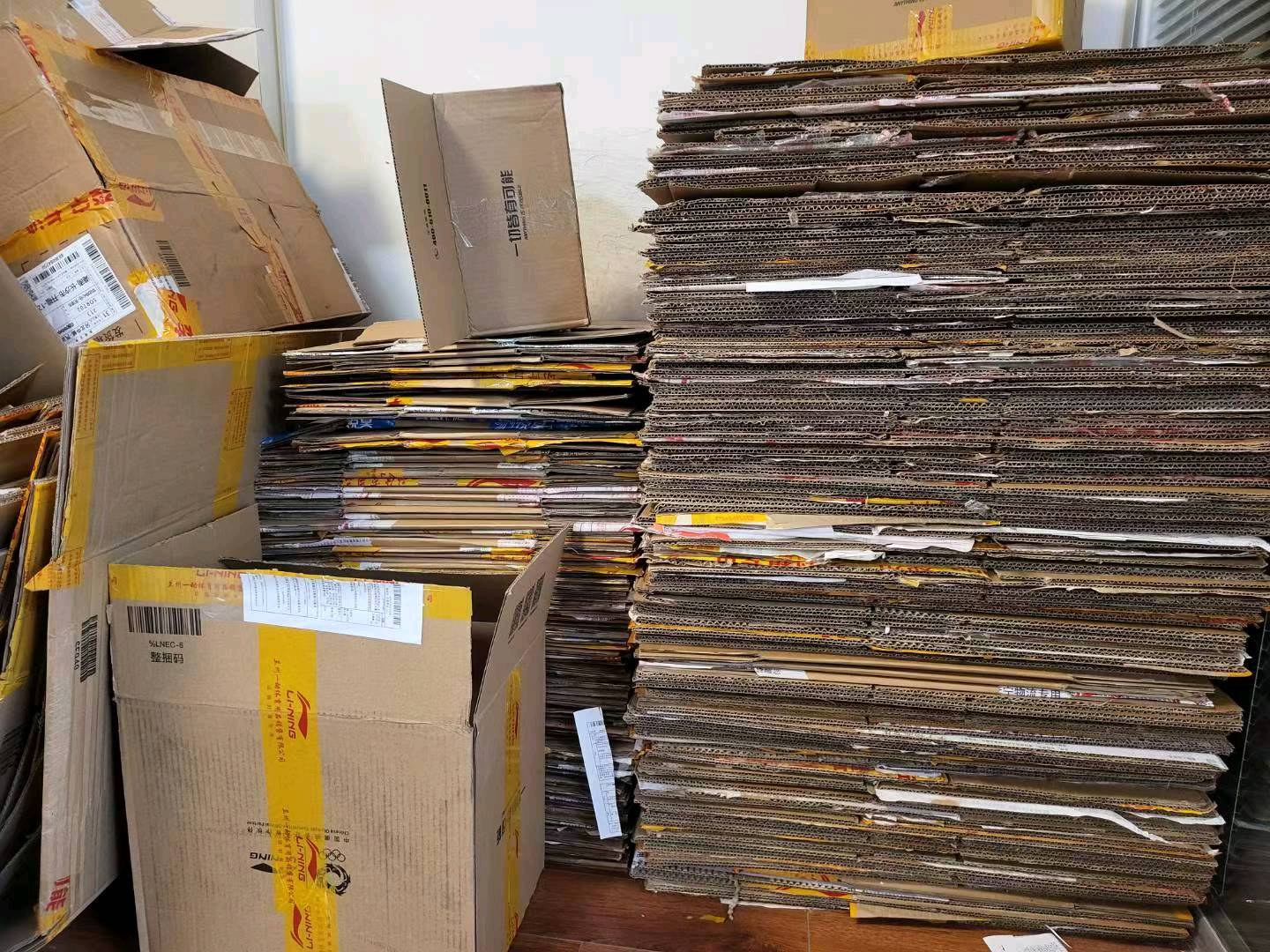 王先生得物搬砖供应链,一手货源,主营阿迪达斯 耐克 赤兔