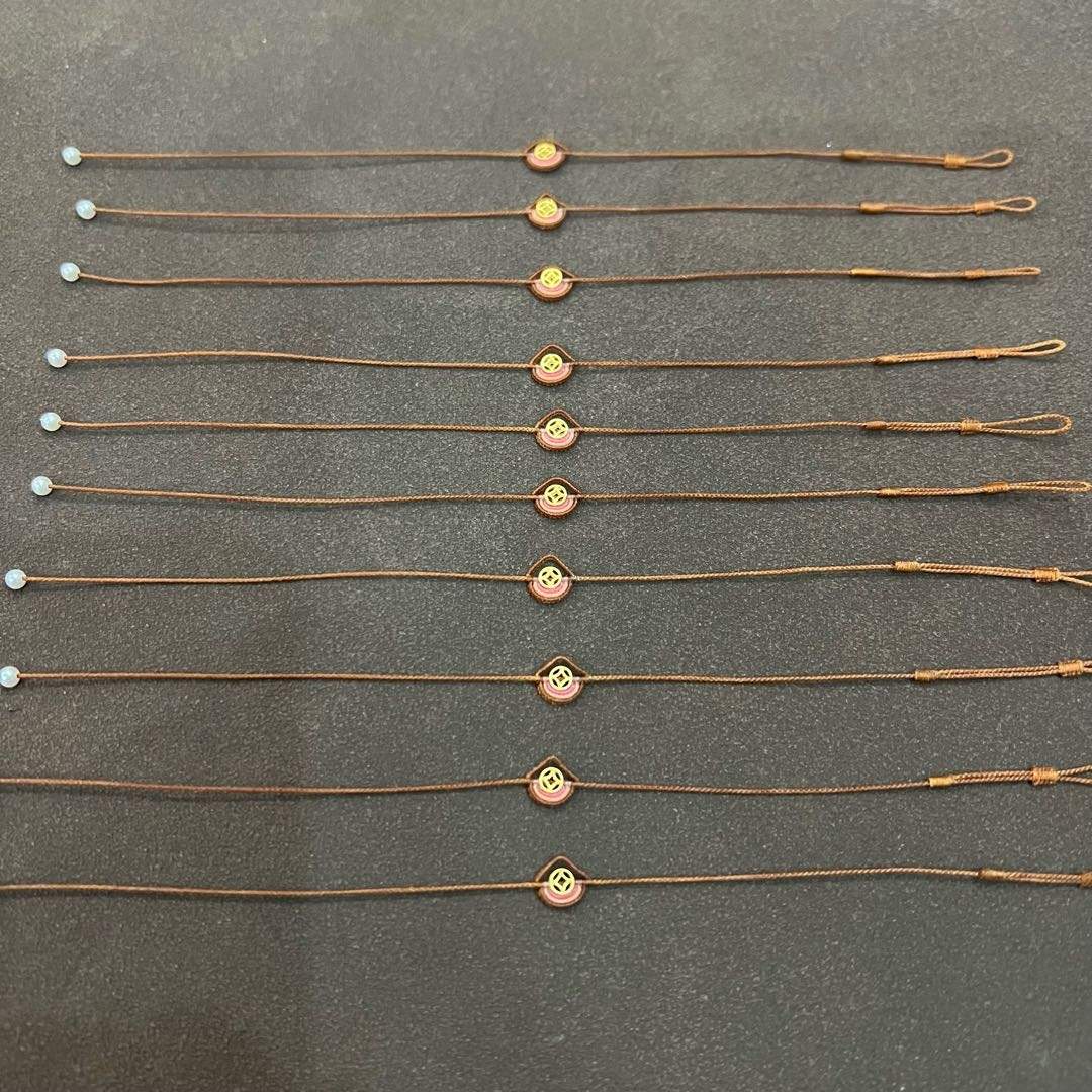 程朦提供精工编织红绳手链饰品寻找团购平台供应链等渠道合作