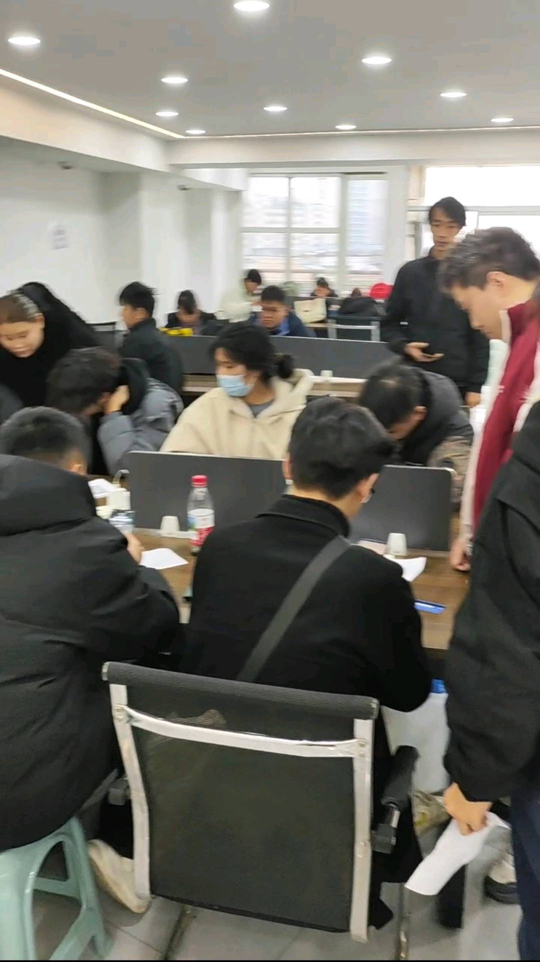 李先生找合伙人APP拉新官方平台,上千款绿色一手资源,当天结算,包食宿,合作共赢!