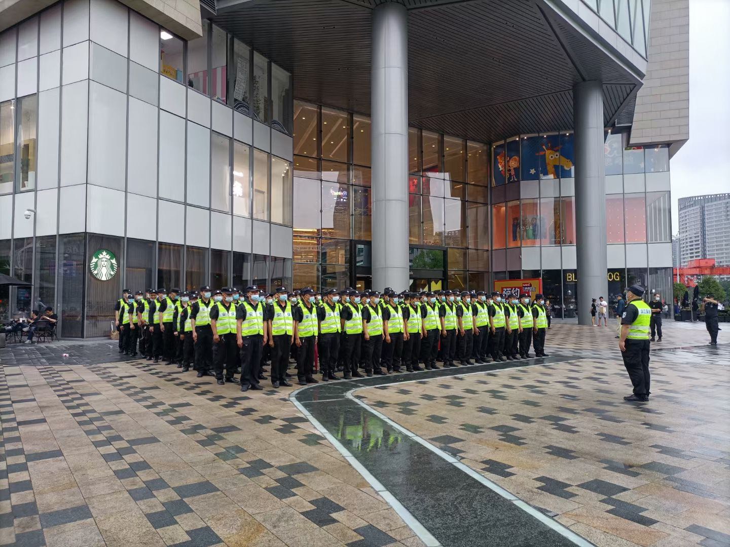 张先生场地活动本公司团队现承接各区各种临时活动
