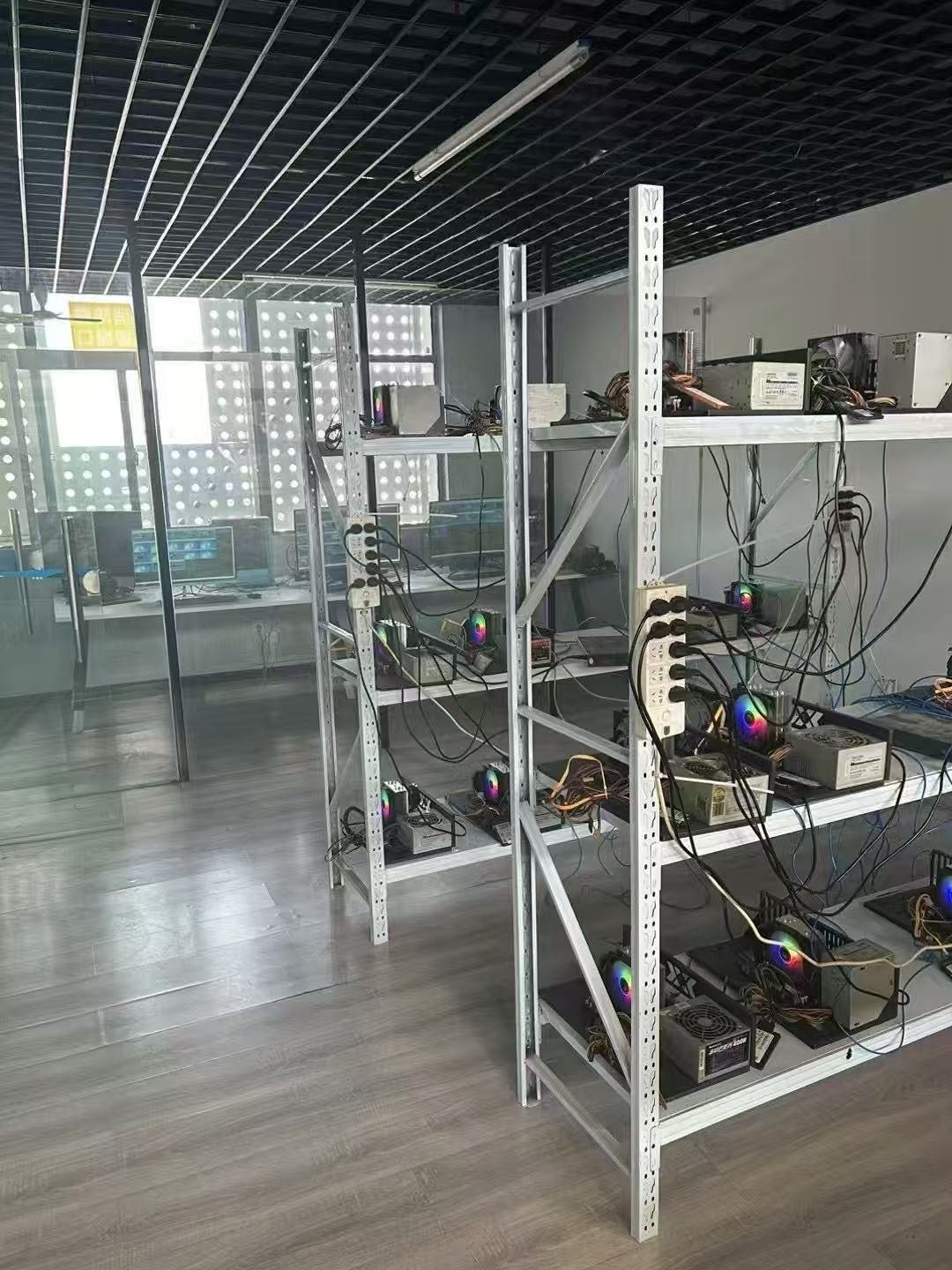 王先生百台游戏工作室，招合作伙伴，不收取任何费用，出利润在分成，支持实地