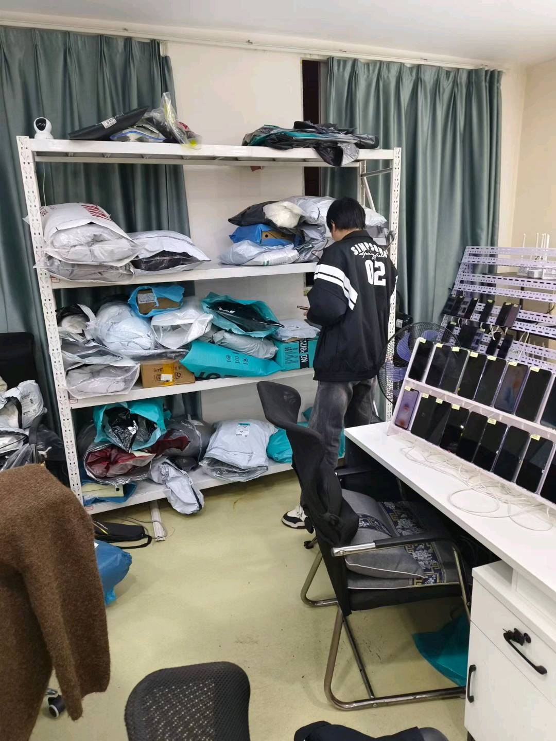 池先生得物引力合作，零成本参与，时间自由，适合摄影爱好者