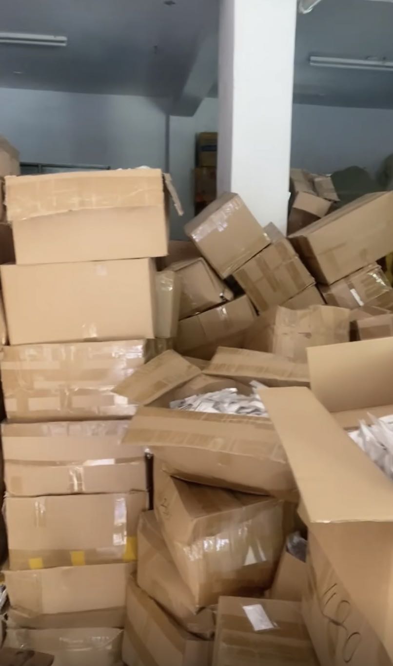 张先生品牌货源饰品尾货批发按斤