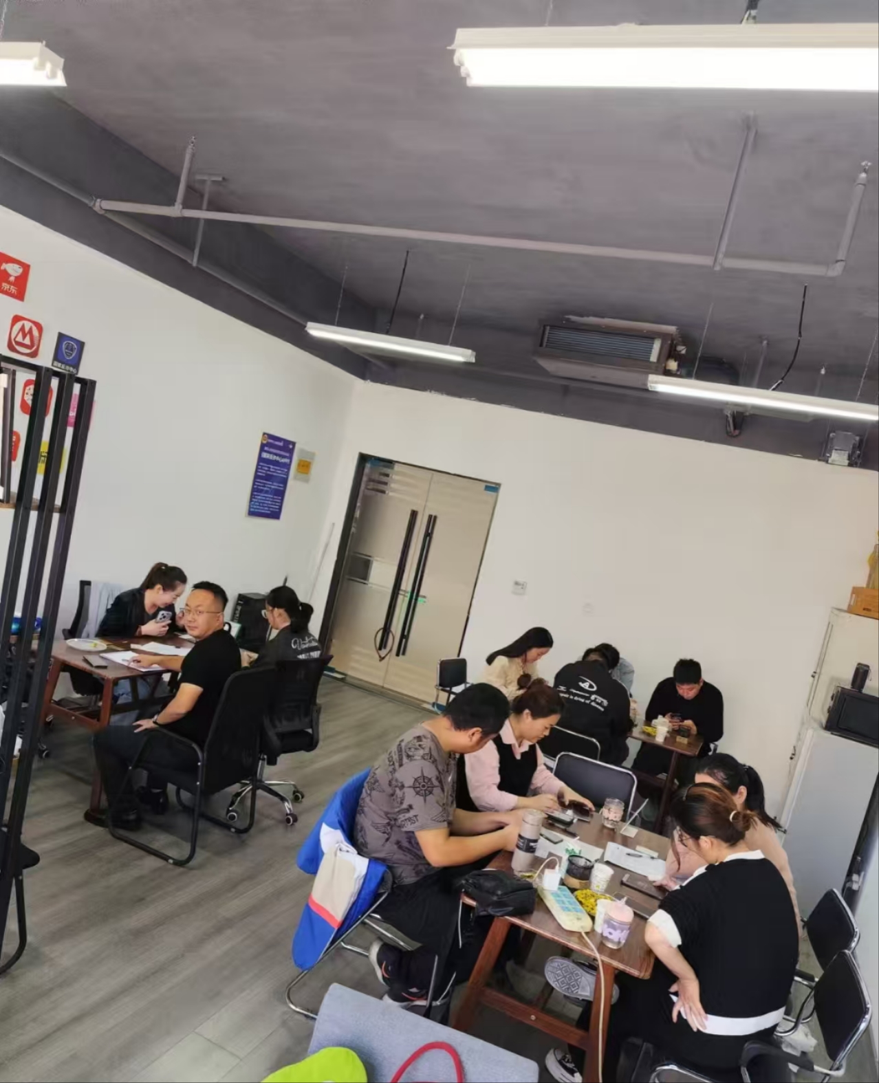 刘先生寻找合作，一手App拉新项目，400+资源，当日结算，稳定收益