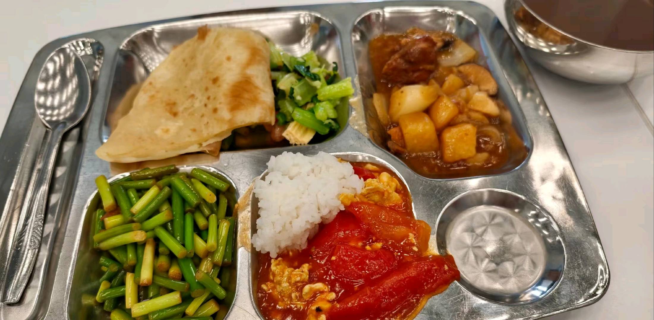 张云旺日照新能源汽车厂招工，无重活，包食宿！