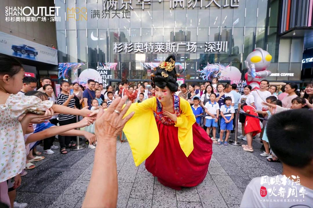 何鎔模提供各大景区非遗表演资源飞天凤凰