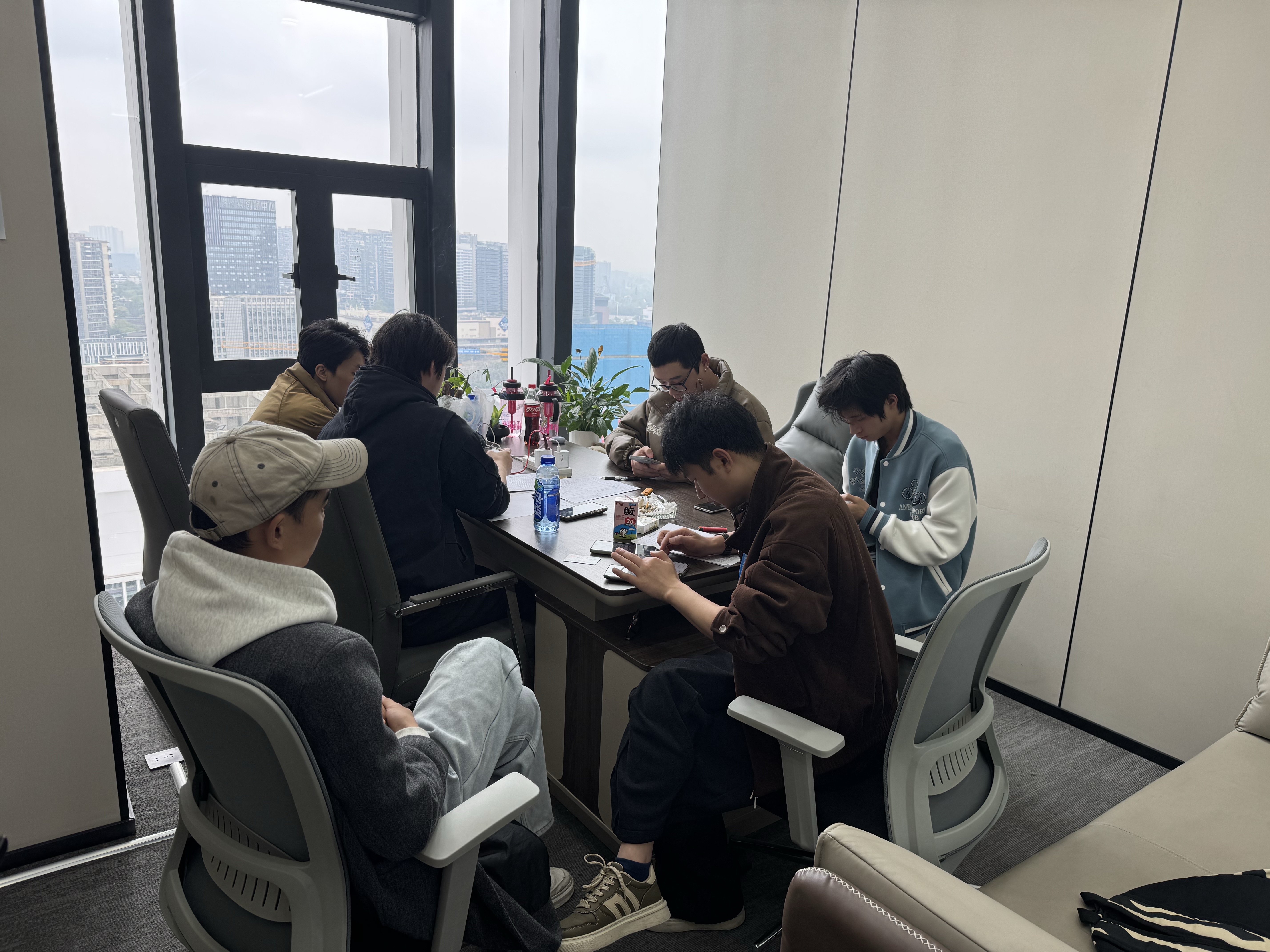 张先生找合伙人