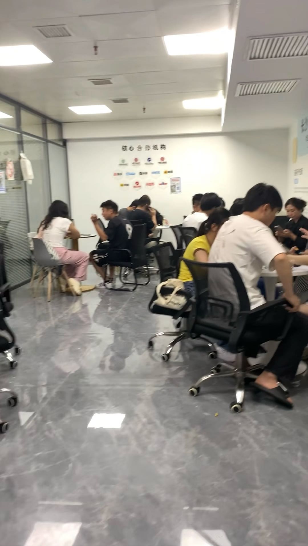 易先生找合伙人App拉新工作室！只收徒不加盟！对接一手渠道！佣金现结！包落地陪跑！