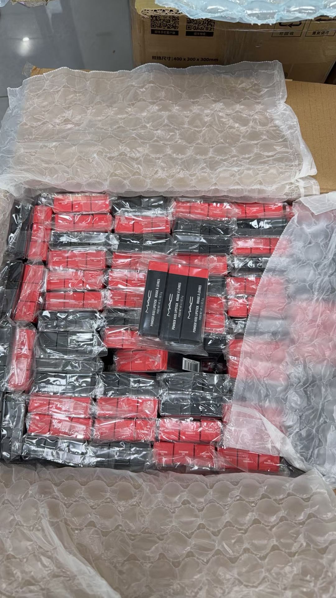 张杰品牌货源得物卖家找我，主营国际奢侈美妆、服装、鞋包