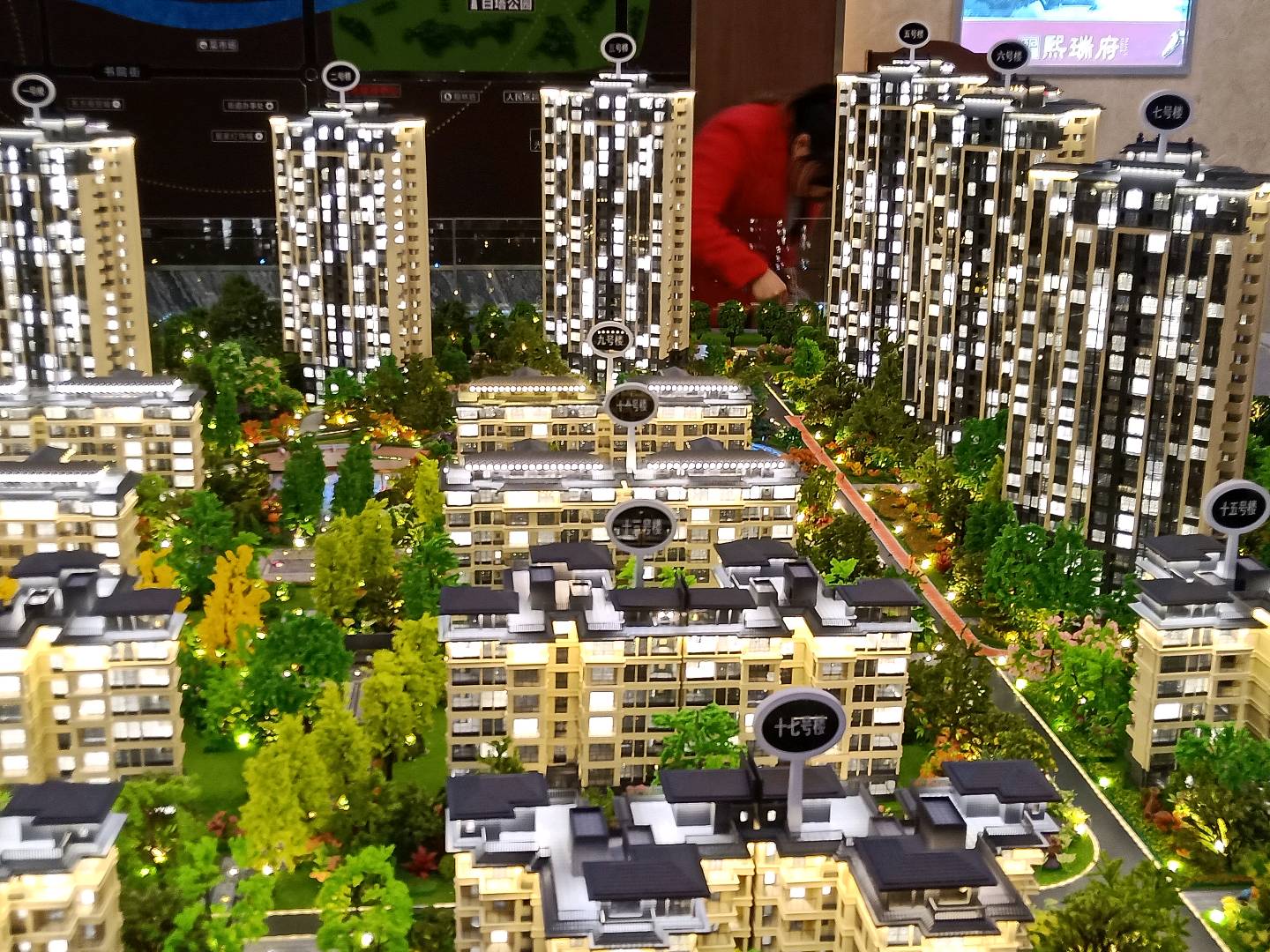 代华军提供沙盘模型设计，方案，寻求地产沙盘：地形地貌沙盘定做方