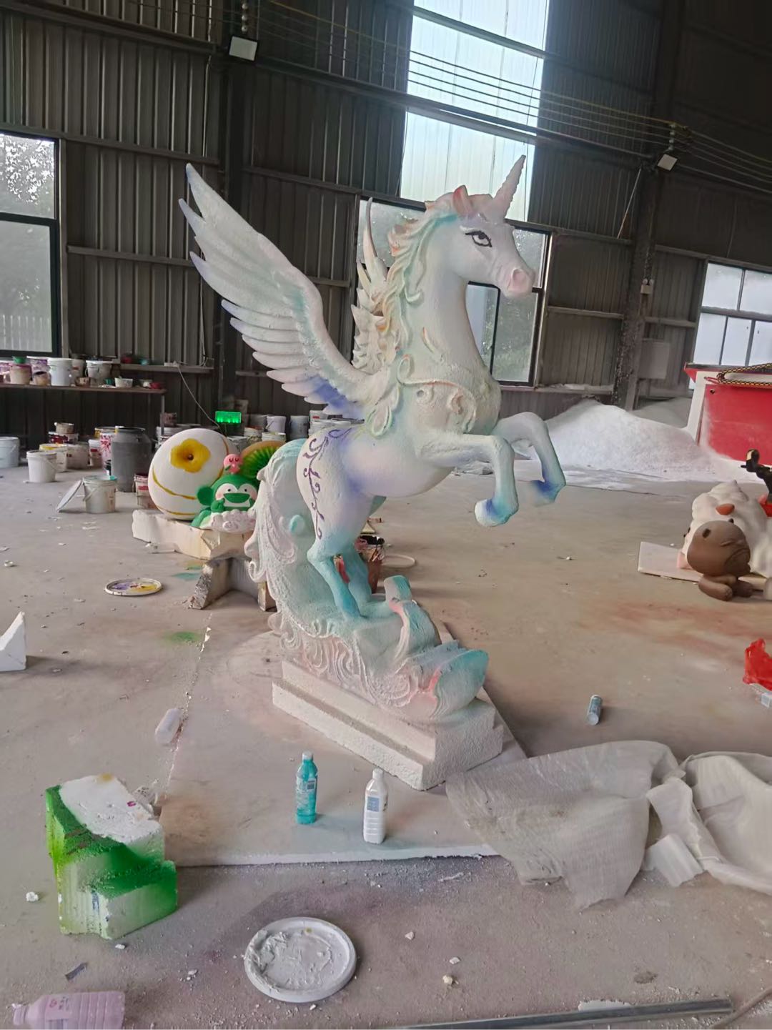 石龙品牌货源专业生产加工，玻璃钢工艺品雕塑厂家