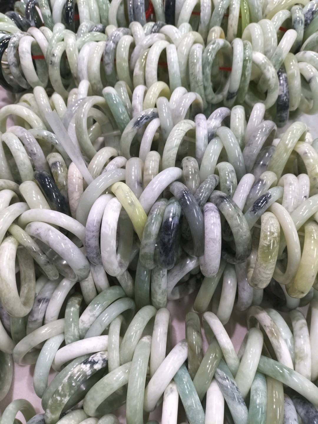 都虎品牌货源岫玉挂坠,摆件,项链,手把仲,手镯供应链,产地供货