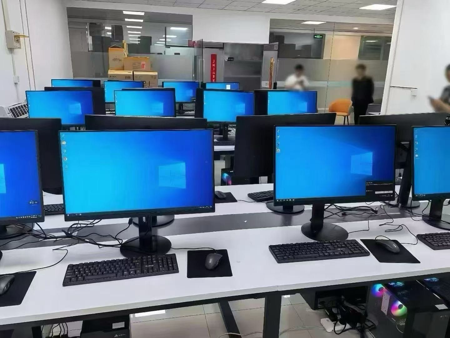郑先生其他供需电脑，直播设备相机等 我有，你有项目吗