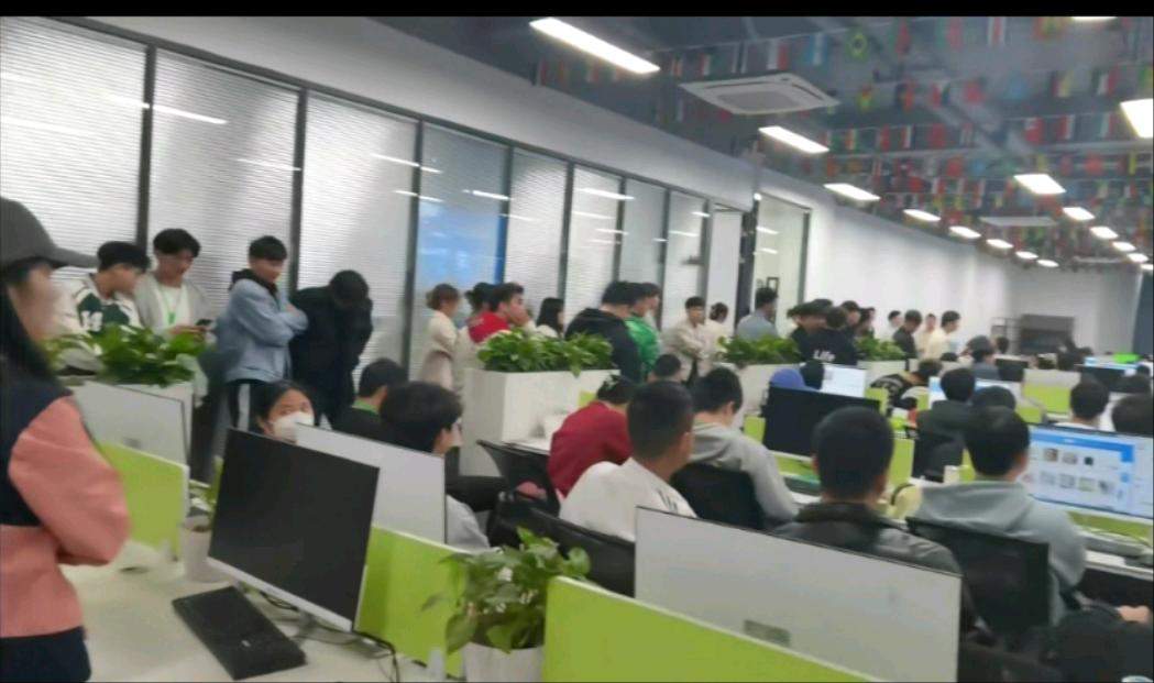 张先生找合伙人