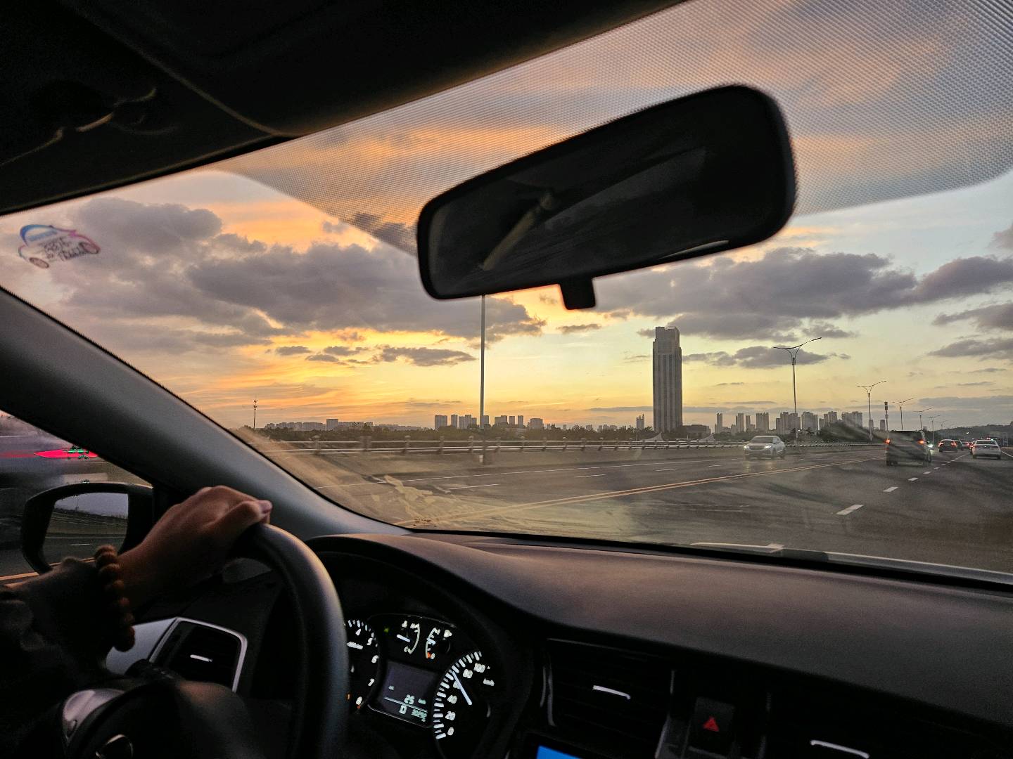 孙先生其他供需居家有手机就能做，不用自己找顾客，招收代理