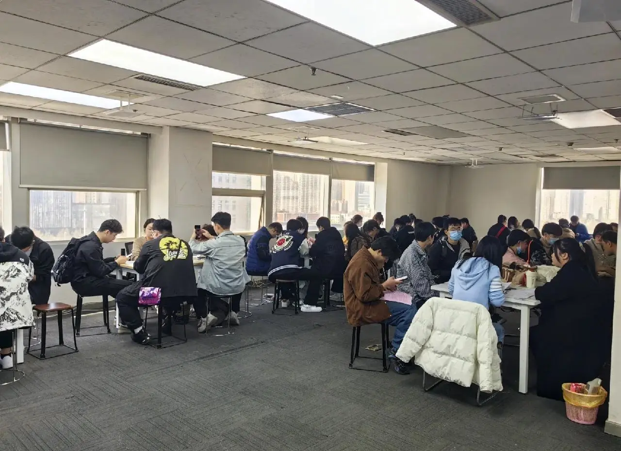 黄先生找合伙人