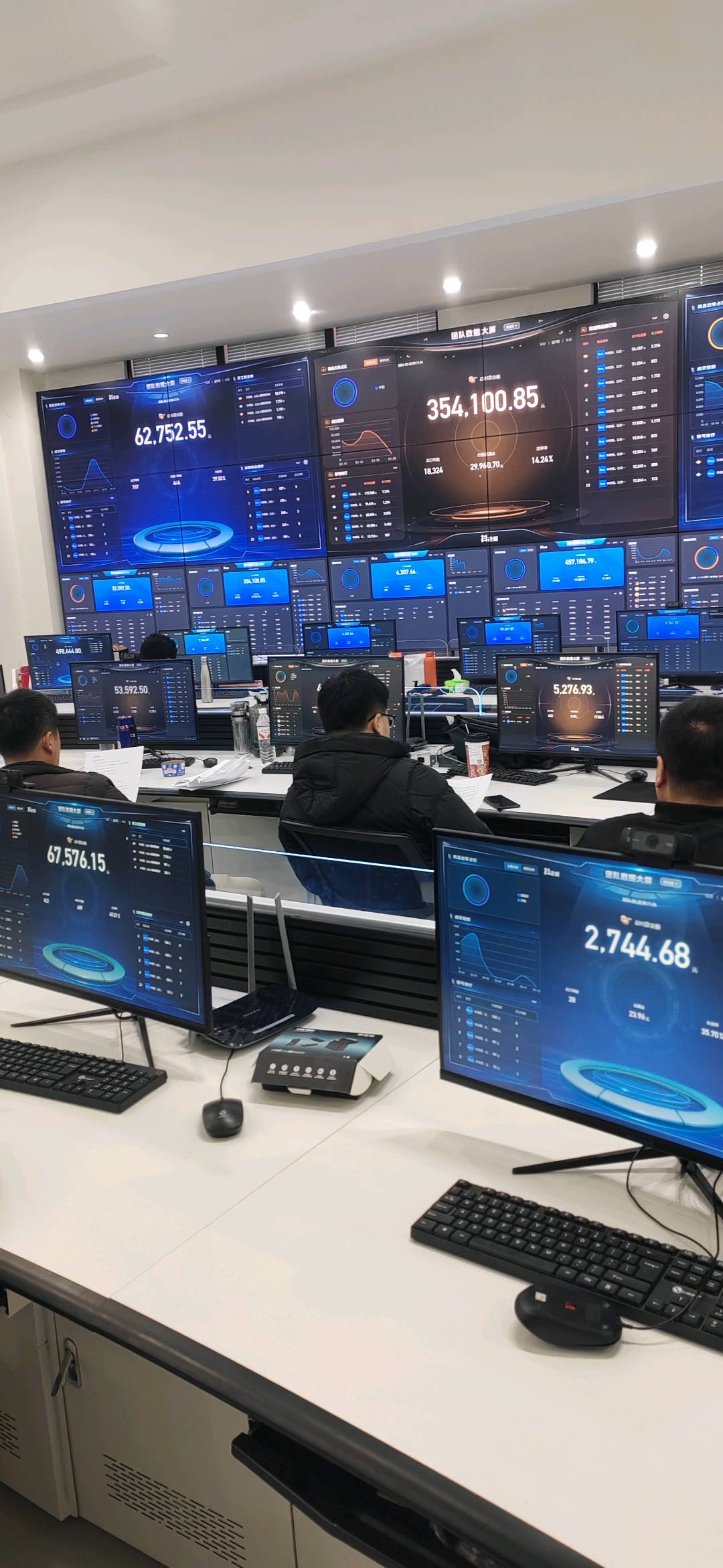 孙国凇官方源头手机看广告可多机操作，合同保兜底单机*当天结算，独立后台