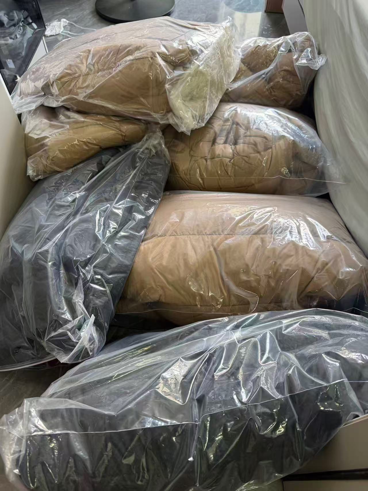 张式浩找合伙人提供得物搬砖货源月入*很简单百分之30个点朝上欧州订单一手采购