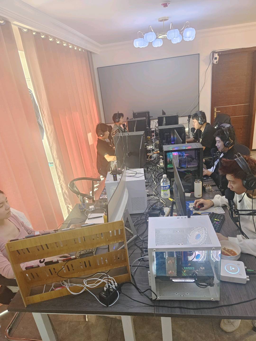 燕先生找合伙人游戏陪玩工作室合作，成熟项目日收益参考，平台资源丰富