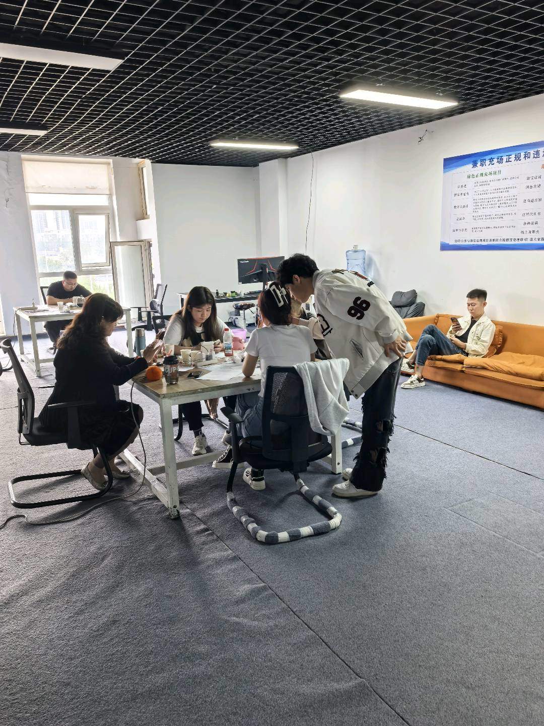 张先生找合伙人