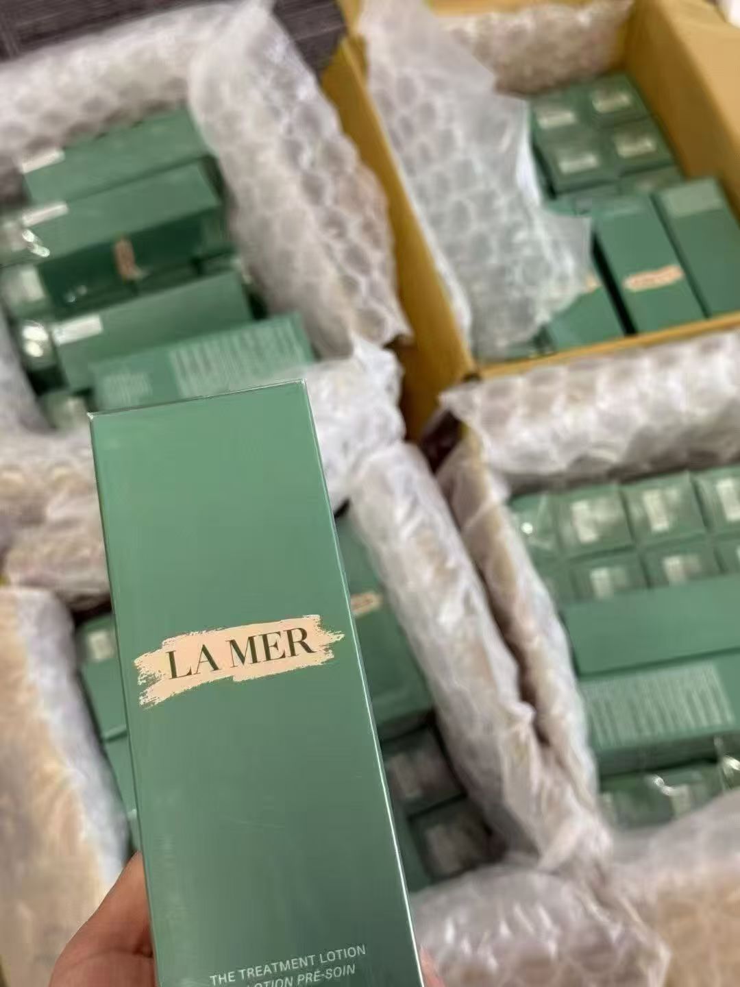 唐先生国际美妆供应链，利润留足，诚招代理，主供得物卖家