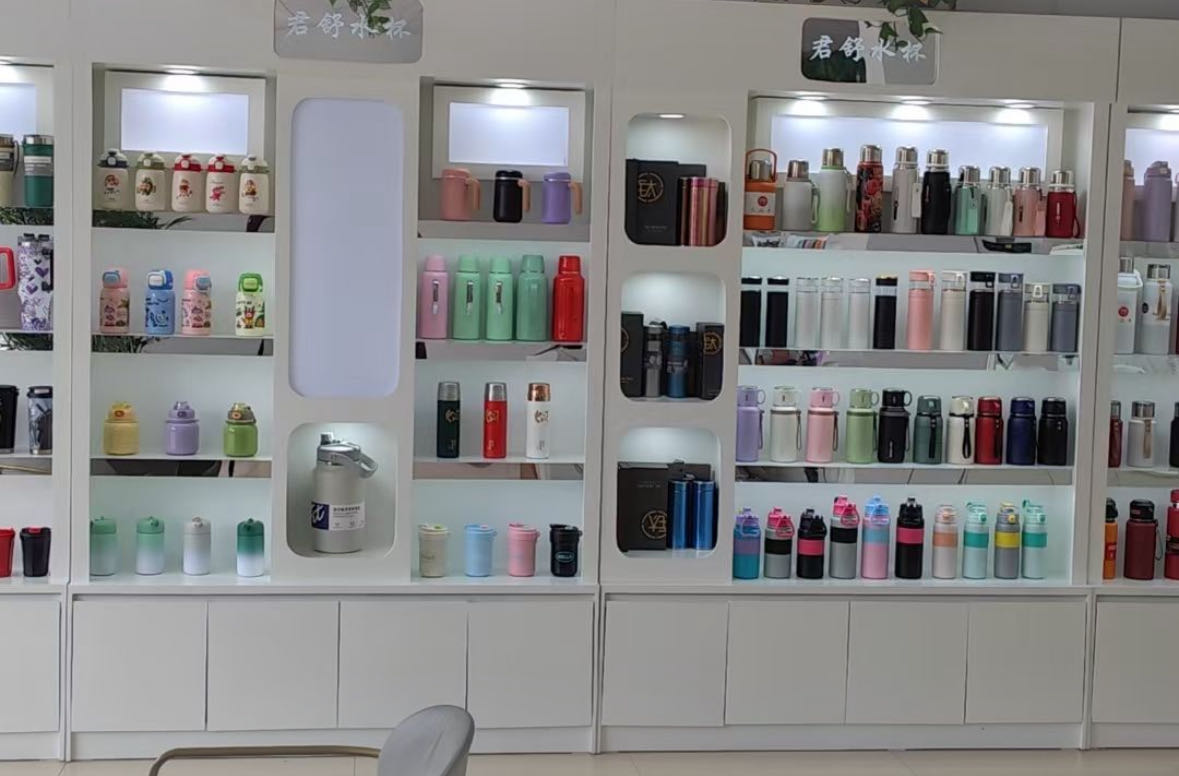 张鑫品牌货源保温杯/塑料杯