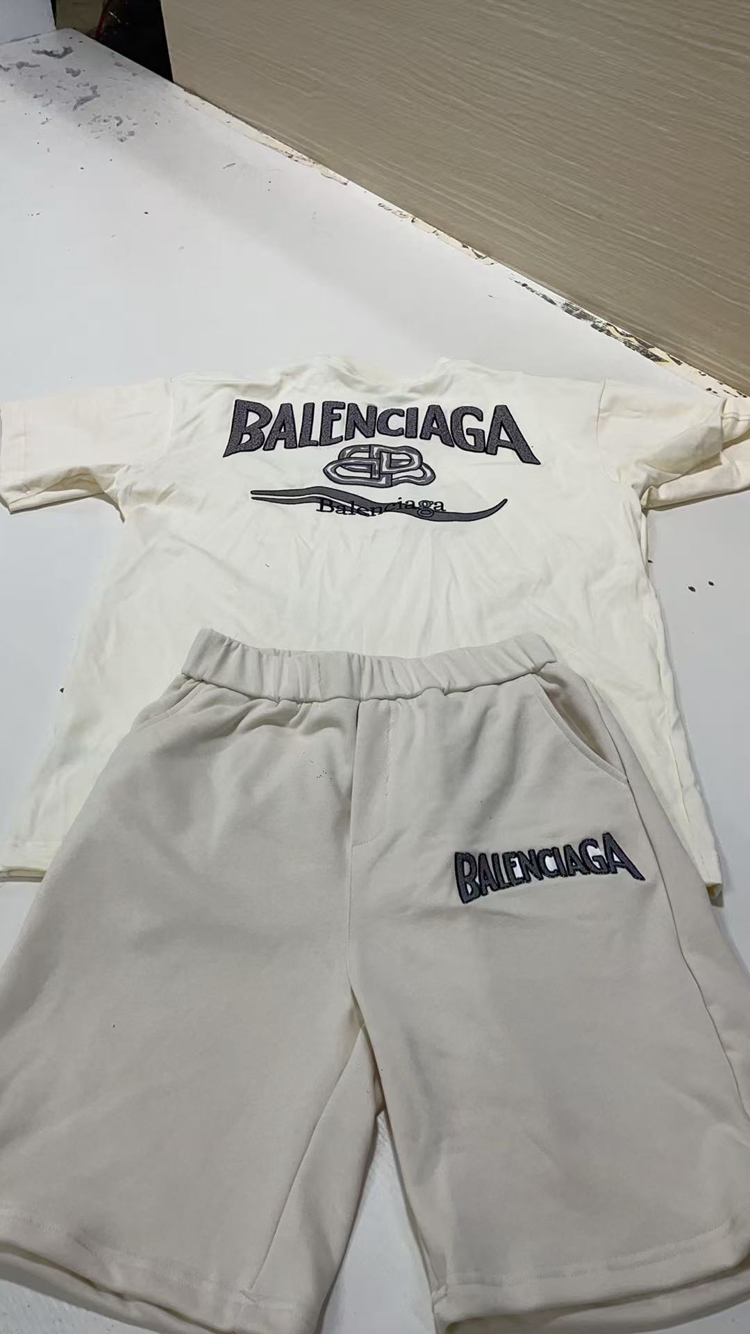 方逵鹏其他供需寻服装订单 某品某牌