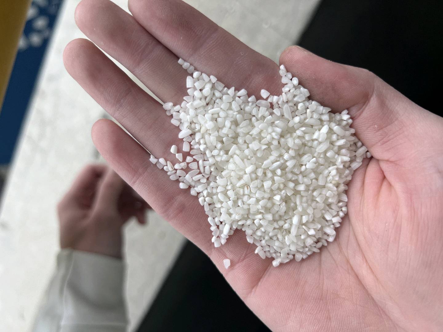 洪涛寻求螺蛳粉生产厂家，提供充足碎米