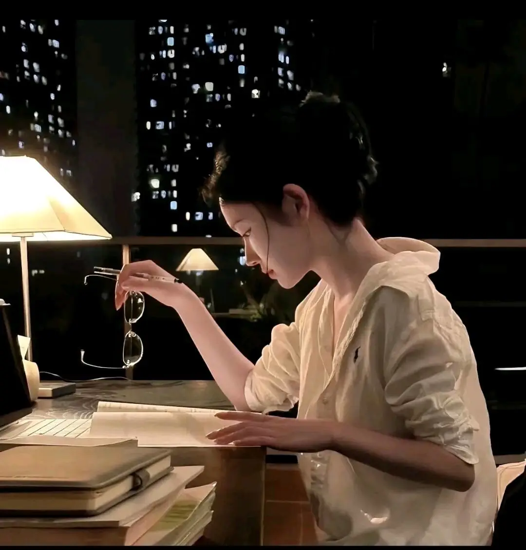 周女士